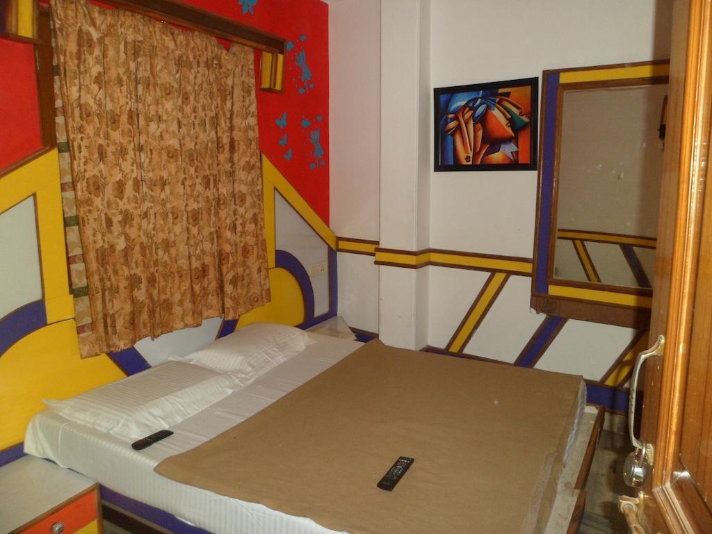 Hotel Hare Krishna Main Bazar Nueva Delhi Exterior foto